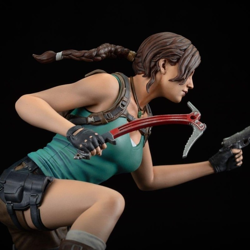 TOMB RAIDER - Lara Croft - Statuette 24cm 
