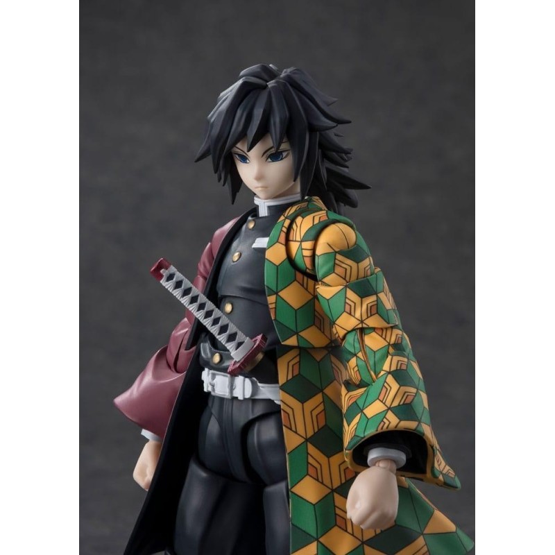 DEMON SLAYER - Giyu Tomioka - Figurine S.H. Figuarts 15cm 