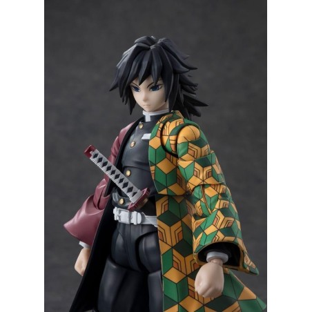 DEMON SLAYER - Giyu Tomioka - Figurine S.H. Figuarts 15cm 