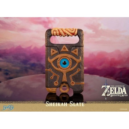 LEGEND OF ZELDA BREATH OF THE WILD - Tablette Sheikah - Statuette 24cm 