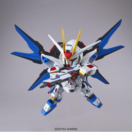 GUNDAM - SD Gundam Ex-Standard Strike Freedom Gundam - Model Kit 