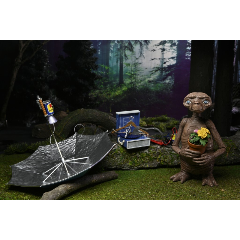 E.T. - Ultimate Deluxe E.T. - Figurine 40ème anniversaire 18cm 
