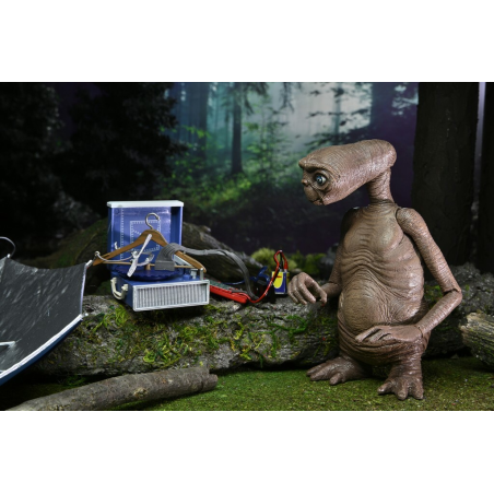 E.T. - Ultimate Deluxe E.T. - Figurine 40ème anniversaire 18cm 