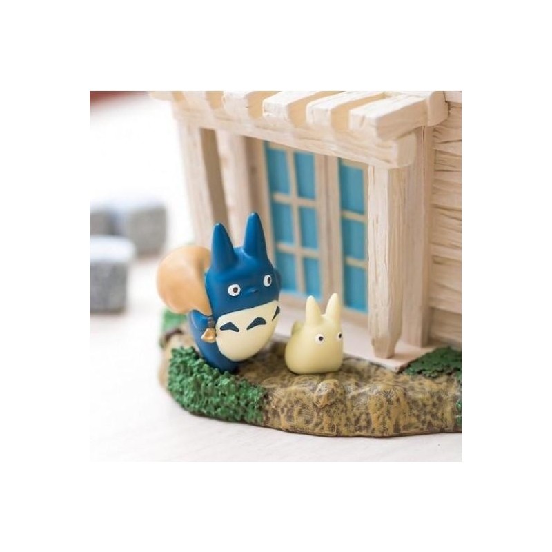 MON VOISIN TOTORO - Maison de Mei et Totoro - Boite Diorama 15cm 