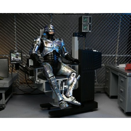 ULTIMATE ROBOCOP - Battle Damaged w/Chair - Figurine articulée 20cm 