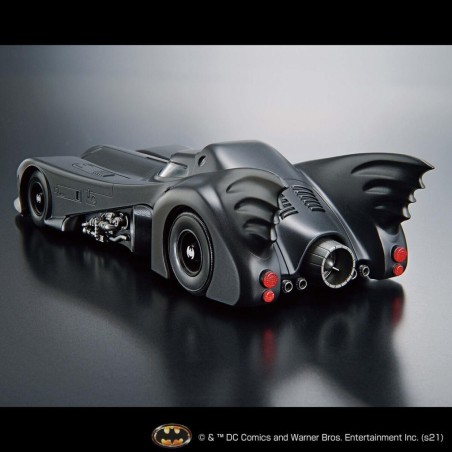 DC COMICS - Batman 1/35 Batmobile - Model Kit 