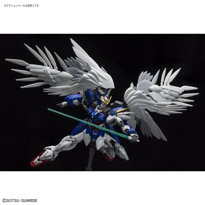GUNDAM - Hi-Resolution Model Wing Gundam Zero EW 1/100 - Model Kit 