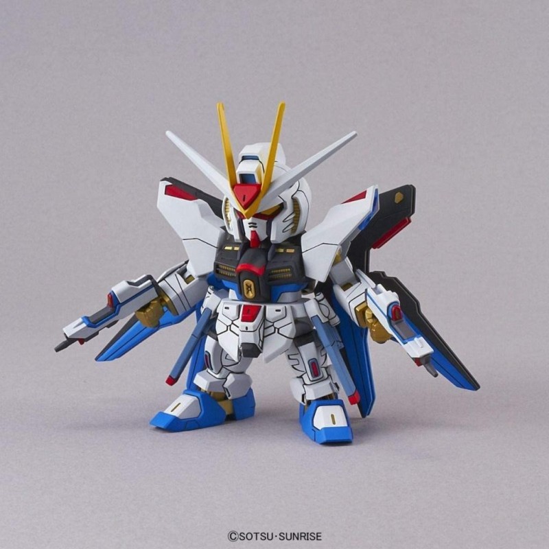 GUNDAM - SD Gundam Ex-Standard 006 Strike Freedom - Model Kit 8cm 