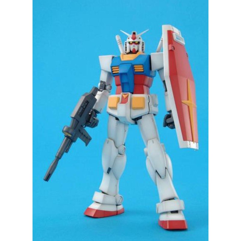 GUNDAM - MG 1/100 Gundam RX-78-2 ver.2.0 - Model Kit - 18cm 