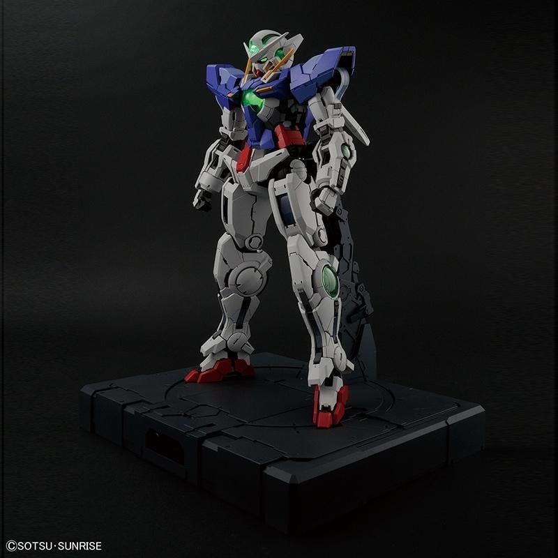 GUNDAM - Model Kit - Perfect Grade - EXIA Lighting Model - 27cm 
