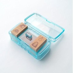 LE VOYAGE DE CHIHIRO - Chihiro dans le train - Set Tampons Bleu 
