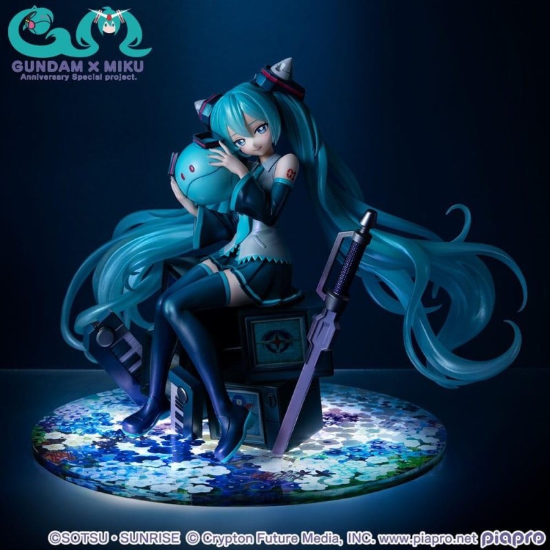 GUNDAM X HATSUNE MIKU - 45ème Anniversaire - Statuette Lucrea 17cm 