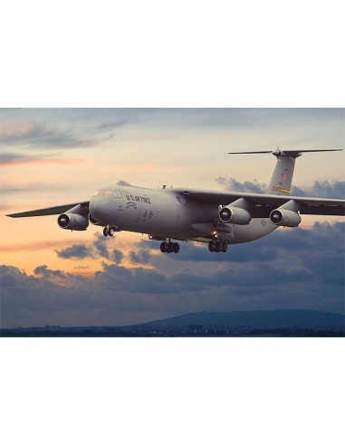 Lockheed C-141B Starlifter 