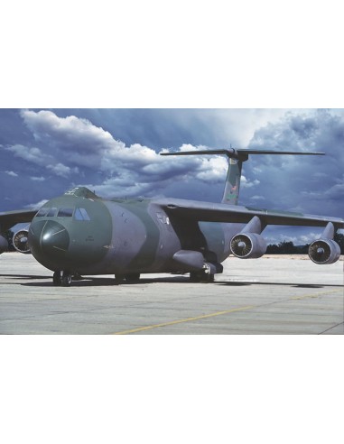 Lockheed C-141B Starlifter 