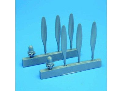 PBY-5 Catalina propellers 