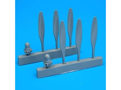 B-25 Mitchell propellers 