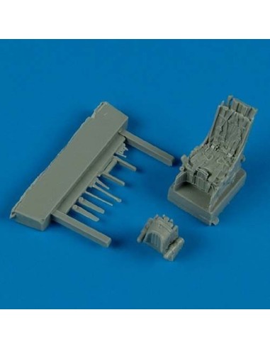Su-27 ejection seat with safety belts 