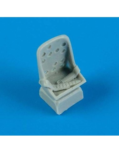 A6M2b Zero seat with safety belts 