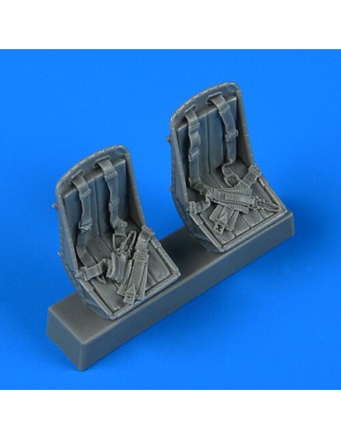 Z-126 Trenér seats with seatbelts 
