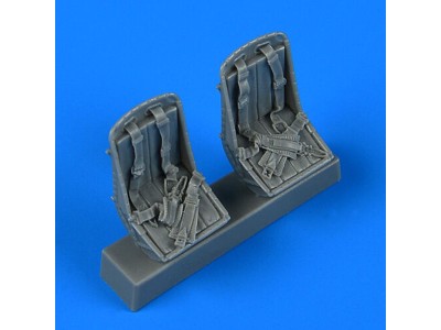 Z-126 Trenér seats with seatbelts 
