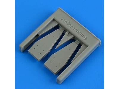 Sepecat Jaguar GR.1/GR.1a bases for chaff and flare dispensers 