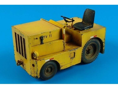 DMC Logan T-40 USAF tow tractor 