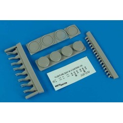 Flightline seat with 4 casters 