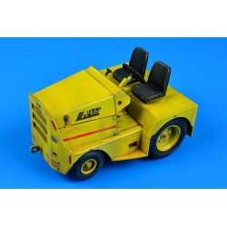 UNITED TRACTOR GC-340/SM340 tow tractor 