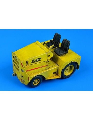 UNITED TRACTOR GC-340/SM340 tow tractor 