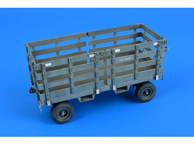 USAF F-2A Flightline trailer (steel platform with racks) 