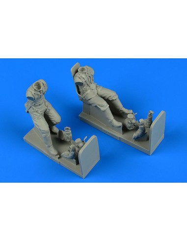 Soviet WWII Pilot a.Gunner for II-2m3 Sturmovik wit seat 