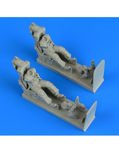 US Navy Pilot & Operator with ej.seats for F-4B/N/J/S Phantom II 