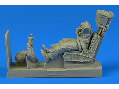 US Navy Pilot for F/A-18A/C with ejectio seat for Academy 