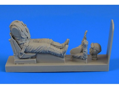German Luftwaffe Pilot with seat f.Fw190 for Hasegawa/Revell 