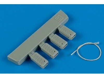 US. Navy poly. wheel chock w/nyl.thread 