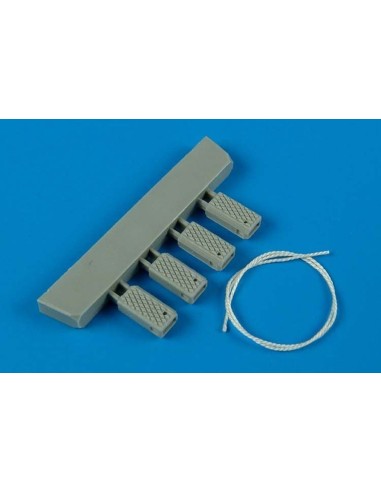 Universal Navy Wheel Chock w. Nylon Rope 