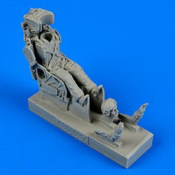 Russian pilot w.KS-4 ejection seat f.Su7 