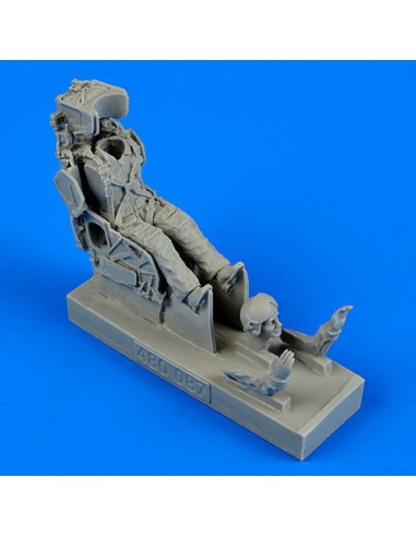 Russian pilot w.KS-4 ejection seat f.Su7 