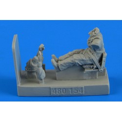 Soviet Woman Pilot WWII with seat f.Po-2 for ICM 