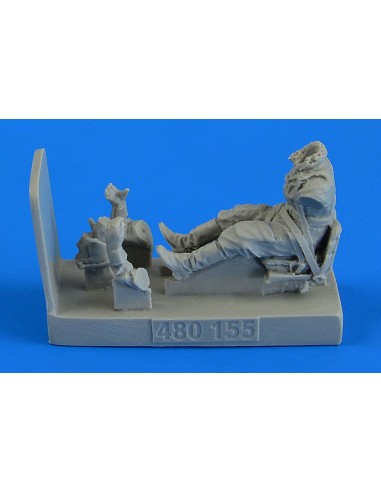 Soviet Woman Gunner WWII with seat for Po-2  for ICM 