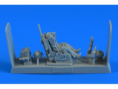 Soviet Fighter Pilot with ej. Seat for Su-27 Flanker (early, late v.)f.HB/ACA/ 