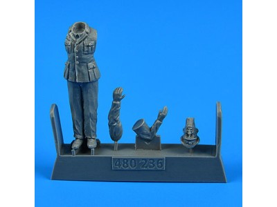 Kriegsmarine WWII Ceremony-Officer f.German Submarine U-Boat TypVIIC f.Trumpeter 