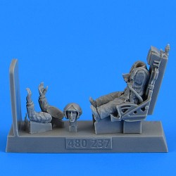 Soviet Fighter Pilot with ejection seat for MiG-19 Farmer for Trumpeter/Eduard 
