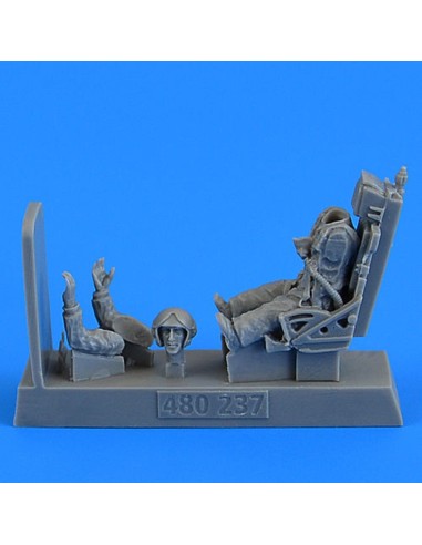Soviet Fighter Pilot with ejection seat for MiG-19 Farmer for Trumpeter/Eduard 