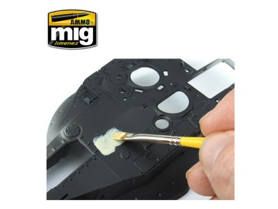 Anti-Slip Paste - Sand Color (for 1/35 scale) 