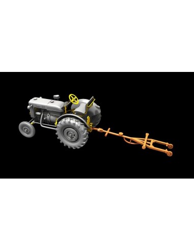Zetor 25 Military w/Towbar for MiG 15/17s 