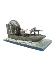 Aircat Airboat Base with 2 Figures (the boat is not included) 