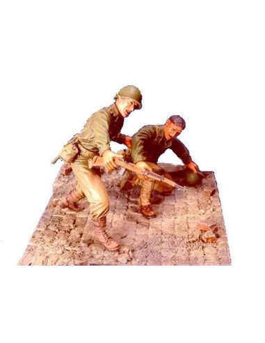 WWII U.S. Infantry(1)- 2 Figures w/Base 