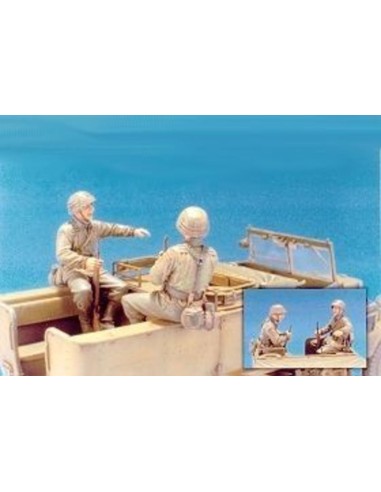 Sd.Kfz.11 3T Eastern Front Crew (1)/2Fig 