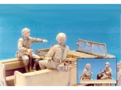 Sd.Kfz.11 3T Eastern Front Crew (1)/2Fig 